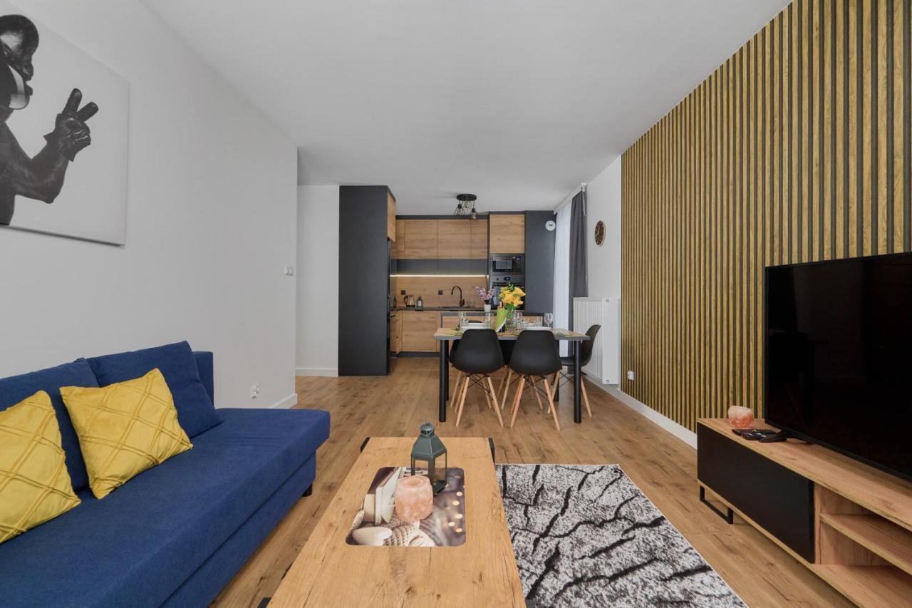 Apartment With 2 Bedrooms & Parking Wroclaw By Noclegi Renters المظهر الخارجي الصورة