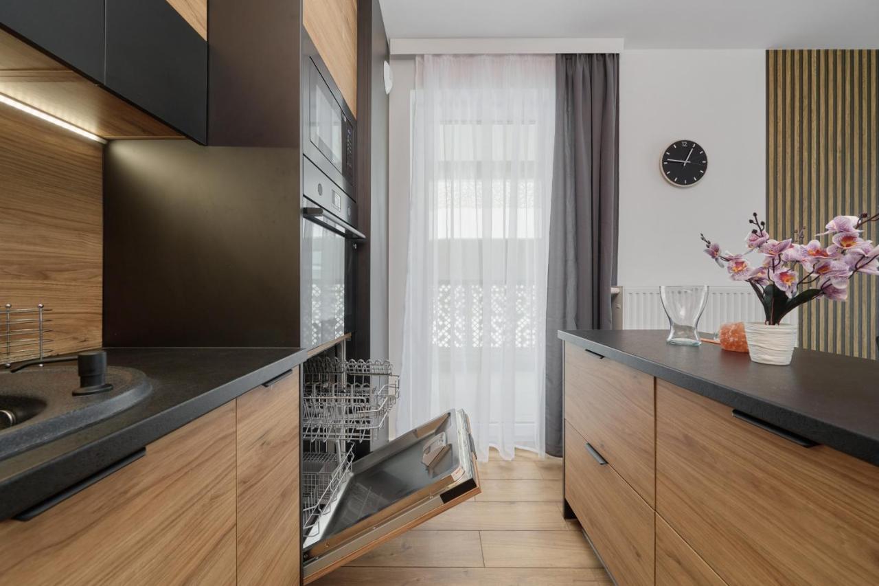 Apartment With 2 Bedrooms & Parking Wroclaw By Noclegi Renters المظهر الخارجي الصورة